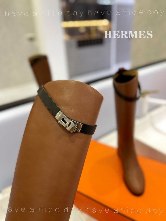 top quality productions      Hermes   The most iconic western boot of all time Elegant style that creates a different feel!  It's the indispensable combat boot in your shoe closet! Simple and airy style, the highest vers