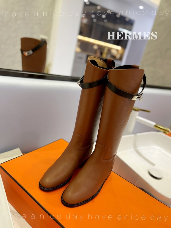 top quality productions      Hermes   The most iconic western boot of all time Elegant style that creates a different feel!  It's the indispensable combat boot in your shoe closet! Simple and airy style, the highest vers