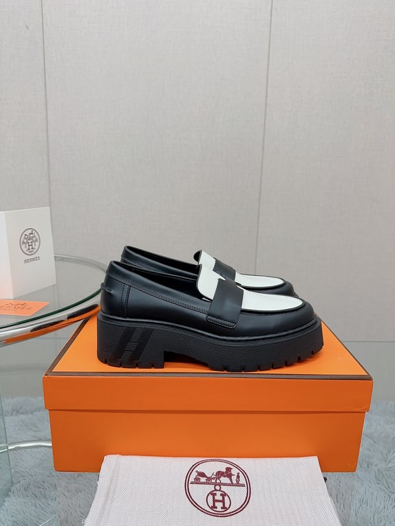 -Top qualityHermes Hermes H Family New Chunky Sole Louboutin ShoesSmooth calf leather pumps with a grooved sole, classic H upper detail and signature H Cadenas detail. A colorful mix of styles.Upper CalfskinLining sheeps