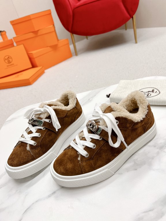 Herme's Love  Shi, straight line boutique build, as soon as I opened the package, I fell in love, this year, every sneaker of the Dumas family is loved, fashion is to be different.The overall design of the shoes is very 