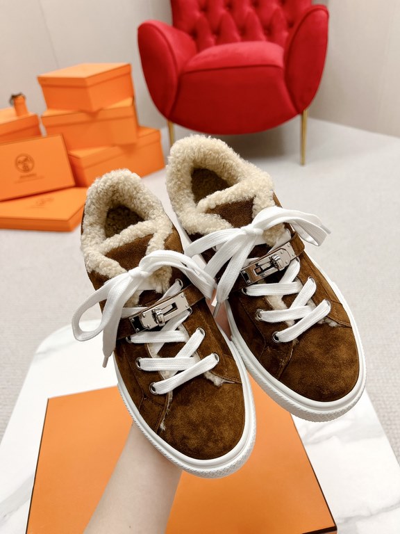 Herme's Love  Shi, straight line boutique build, as soon as I opened the package, I fell in love, this year, every sneaker of the Dumas family is loved, fashion is to be different.The overall design of the shoes is very 