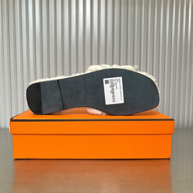 New color, lambswool. Newly revamped (Hermès) Packaging upgraded, version of the workmanship materials upgraded.Hermes  market highest version pure handmade shoes   Top Product Hermes Slippers  ----------Early fall new m