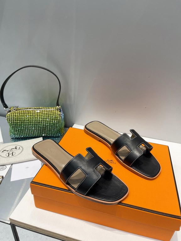 HERMES Hermes 2022 H Home New color update Classic works Multi-color choice let you love enough. Classic work Universal slippers, is the goddess are like on me oh! Really versatile, with pants or skirt are OK.Upper mater