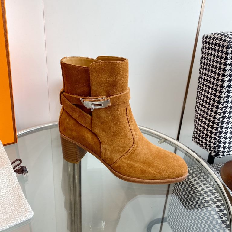 wholesale Hermes Hermes  Frenchie and ankle boots chunky heel short boots  top quality  Calfskin heeled ankle boots with Kelly buckle. Create a stylish look. Heel height 5cm   Imported leather outsole size 35-39 (40, 41 