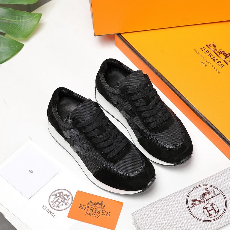 Hermes Hermes Sneakers H Side Label Counter all the latest couple modelsRestore the authentic 11 details Customized sense of superbH Side label pattern design Mix and match elements splicing details full of points  .Slim