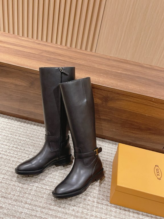 ' # Tods the latest section of the side zipper boots, British style, BV boots wind blowing a lot, don't want to follow the wind, Hermes is also a lot of people into the, want to be different, Tods this pair of proper int