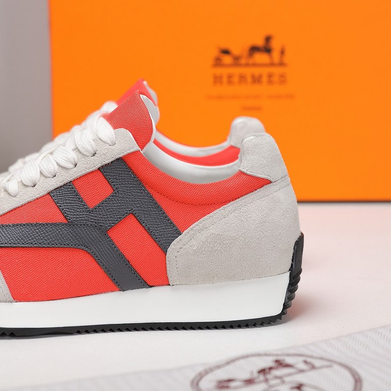 Hermes Hermes Sneakers H Side Label Counter all the latest couple modelsRestore the authentic 11 details Customized sense of superbH Side label pattern design Mix and match elements splicing details full of points  .Slim