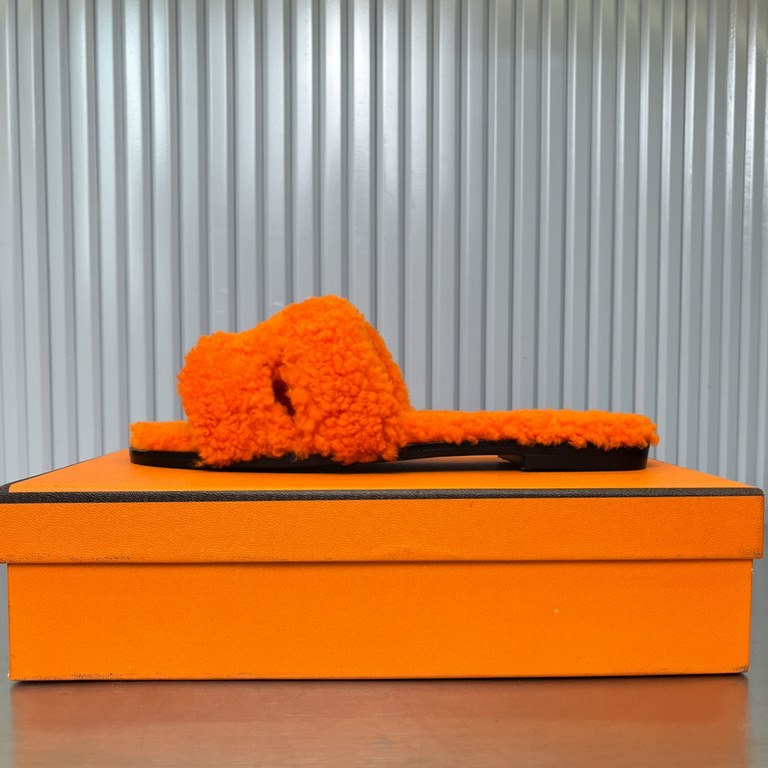 New color, lambswool. Newly revamped (Hermès) Packaging upgraded, version of the workmanship materials upgraded.Hermes  market highest version pure handmade shoes   Top Product Hermes Slippers  ----------Early fall new m