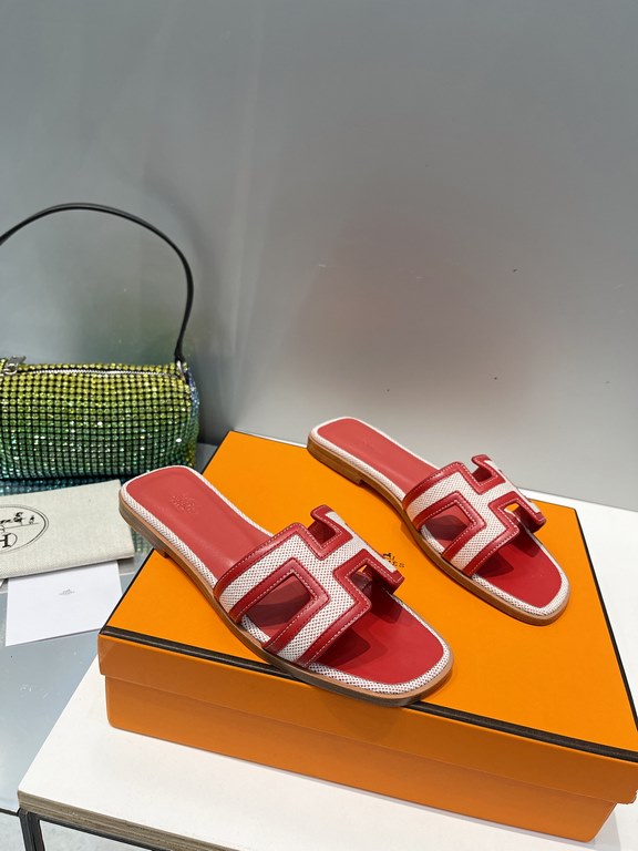 HERMES Hermes 2022 H Home New color update Classic works Multi-color choice let you love enough. Classic work Universal slippers, is the goddess are like on me oh! Really versatile, with pants or skirt are OK.Upper mater