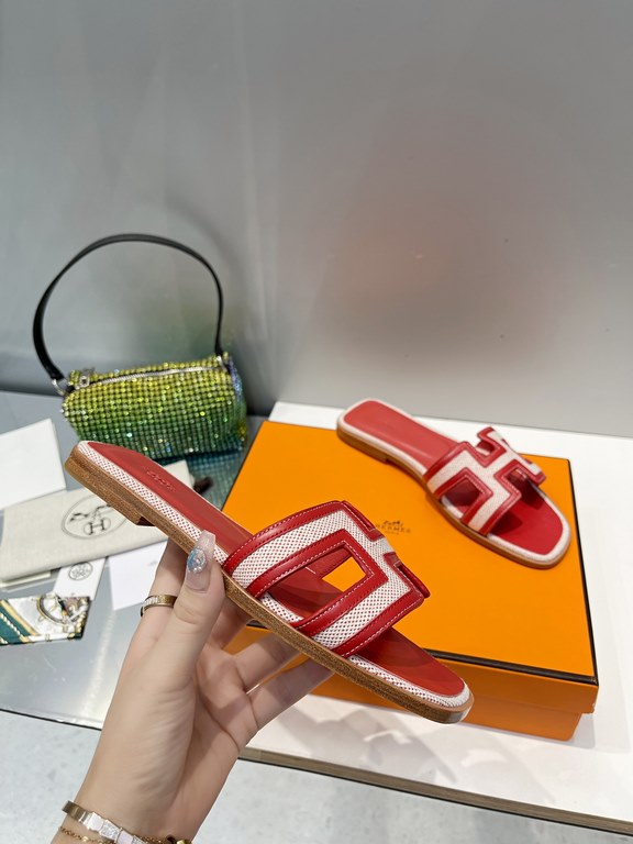 HERMES Hermes 2022 H Home New color update Classic works Multi-color choice let you love enough. Classic work Universal slippers, is the goddess are like on me oh! Really versatile, with pants or skirt are OK.Upper mater