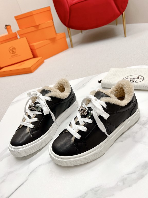 Herme's Love  Shi, straight line boutique build, as soon as I opened the package, I fell in love, this year, every sneaker of the Dumas family is loved, fashion is to be different.The overall design of the shoes is very 