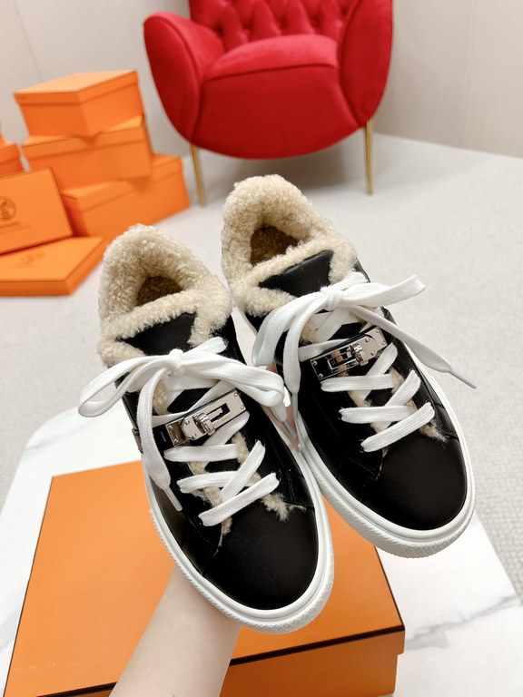 Herme's Love  Shi, straight line boutique build, as soon as I opened the package, I fell in love, this year, every sneaker of the Dumas family is loved, fashion is to be different.The overall design of the shoes is very 