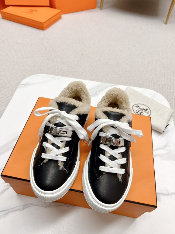 Herme's Love  Shi, straight line boutique build, as soon as I opened the package, I fell in love, this year, every sneaker of the Dumas family is loved, fashion is to be different.The overall design of the shoes is very 