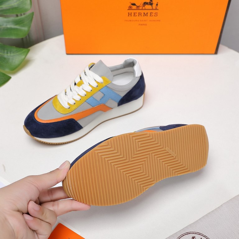 Hermes Hermes Sneakers H Side Label Counter all the latest couple modelsRestore the authentic 11 details Customized sense of superbH Side label pattern design Mix and match elements splicing details full of points  .Slim