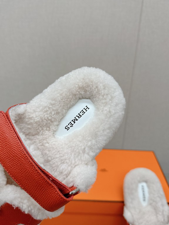 -Top qualityHerme Hermes new leather fur slippers, step on the lambswool, full of comfort, bare feet do not feel cold, with a thick socks Super beautiful oh!Upper LambskinLychee grain cowhide leather.Lining woolsheepskin