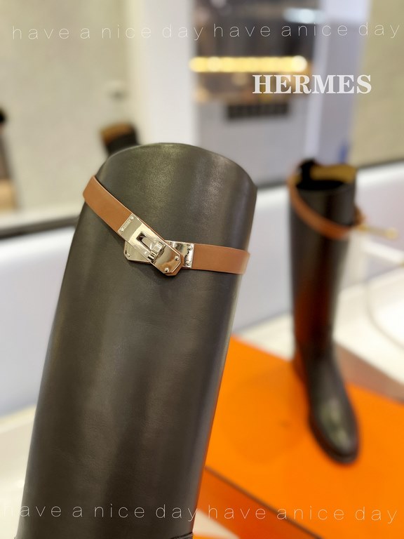 top quality productions      Hermes   The most iconic western boot of all time Elegant style that creates a different feel!  It's the indispensable combat boot in your shoe closet! Simple and airy style, the highest vers