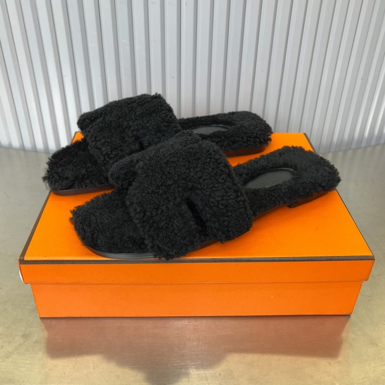 New color, lambswool. Newly revamped (Hermès) Packaging upgraded, version of the workmanship materials upgraded.Hermes  market highest version pure handmade shoes   Top Product Hermes Slippers  ----------Early fall new m