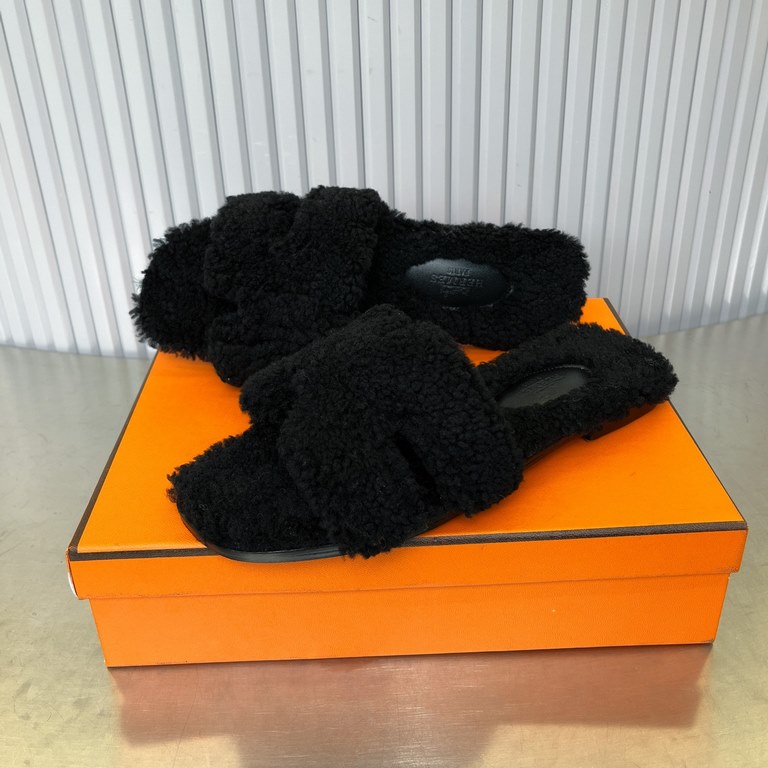 New color, lambswool. Newly revamped (Hermès) Packaging upgraded, version of the workmanship materials upgraded.Hermes  market highest version pure handmade shoes   Top Product Hermes Slippers  ----------Early fall new m