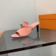 The actual Hermes shoes are made by hand, and they've been handmade to order for a long time.Hermes Hermes new mid-heeled sandals authentic open mold custom hand-sewn craft enamel technology on the heavy development of a