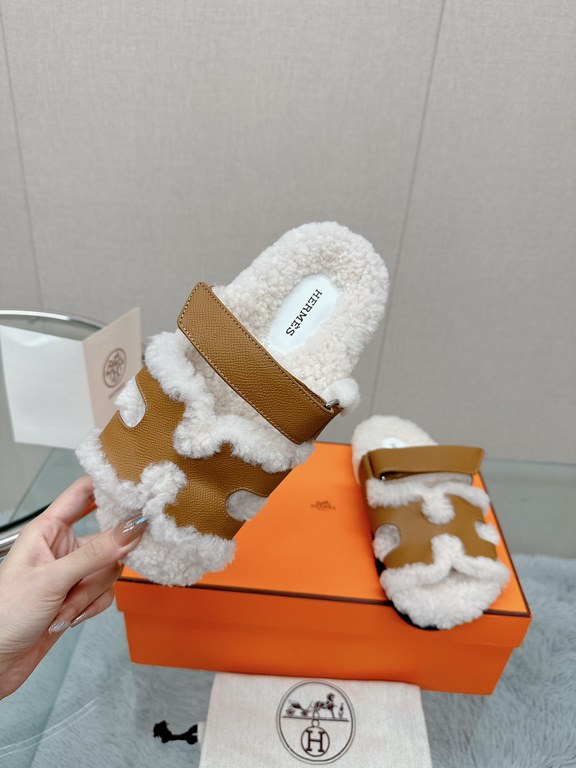 -Top qualityHerme Hermes new leather fur slippers, step on the lambswool, full of comfort, bare feet do not feel cold, with a thick socks Super beautiful oh!Upper LambskinLychee grain cowhide leather.Lining woolsheepskin