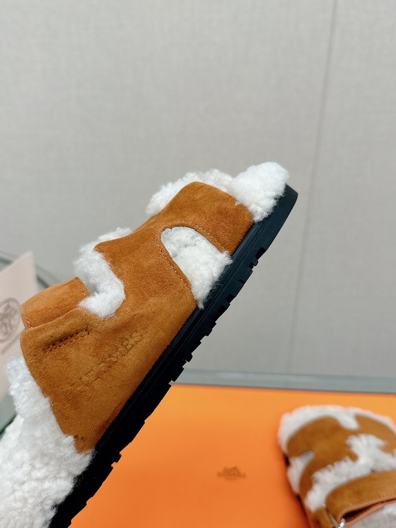 -Top qualityHerme Hermes new leather fur slippers, step on the lambswool, full of comfort, bare feet do not feel cold, with a thick socks Super beautiful oh!Upper LambskinLychee grain cowhide leather.Lining woolsheepskin