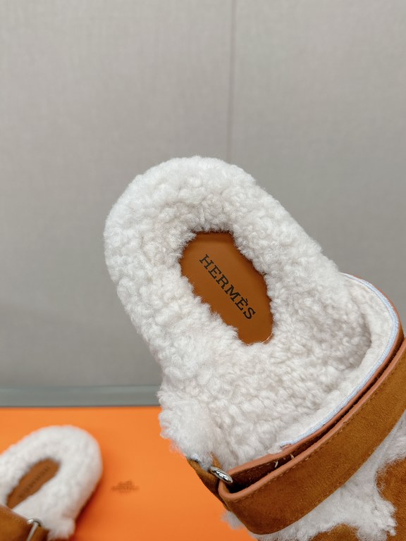 -Top qualityHerme Hermes new leather fur slippers, step on the lambswool, full of comfort, bare feet do not feel cold, with a thick socks Super beautiful oh!Upper LambskinLychee grain cowhide leather.Lining woolsheepskin