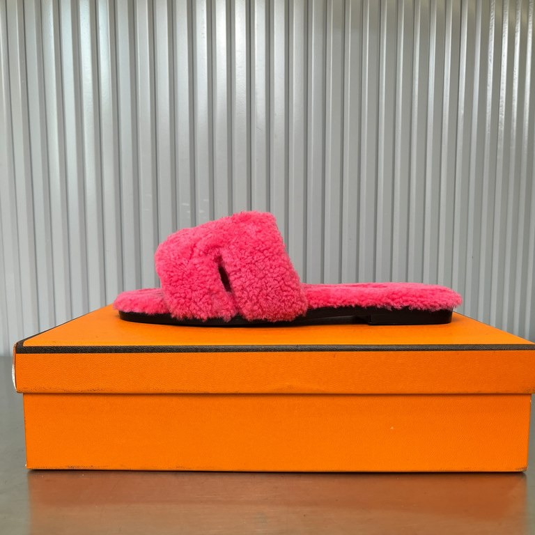 New color, lambswool. Newly revamped (Hermès) Packaging upgraded, version of the workmanship materials upgraded.Hermes  market highest version pure handmade shoes   Top Product Hermes Slippers  ----------Early fall new m