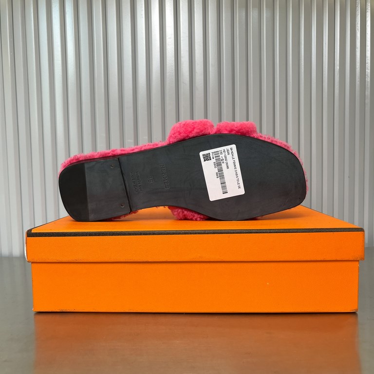 New color, lambswool. Newly revamped (Hermès) Packaging upgraded, version of the workmanship materials upgraded.Hermes  market highest version pure handmade shoes   Top Product Hermes Slippers  ----------Early fall new m