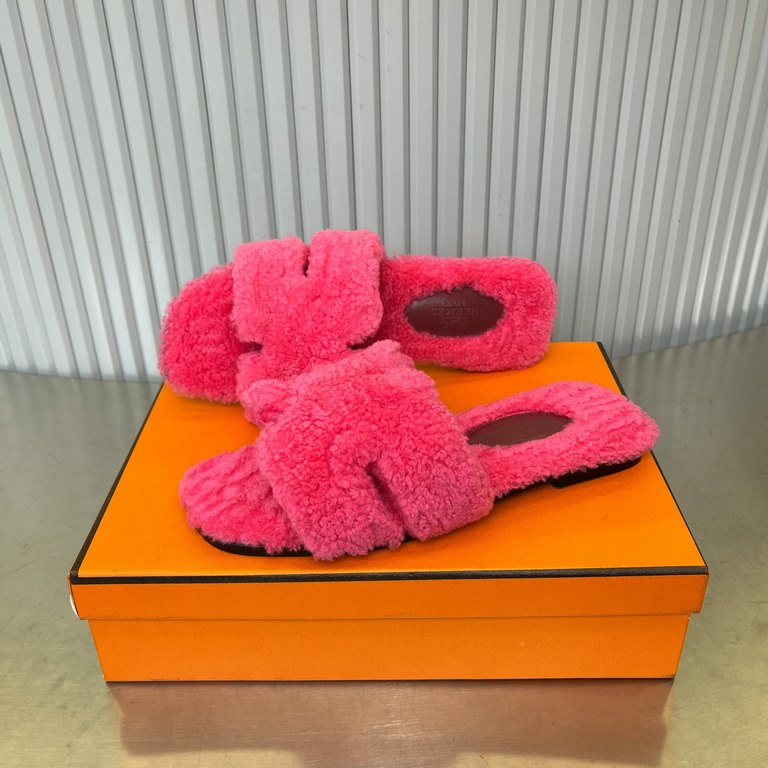 New color, lambswool. Newly revamped (Hermès) Packaging upgraded, version of the workmanship materials upgraded.Hermes  market highest version pure handmade shoes   Top Product Hermes Slippers  ----------Early fall new m