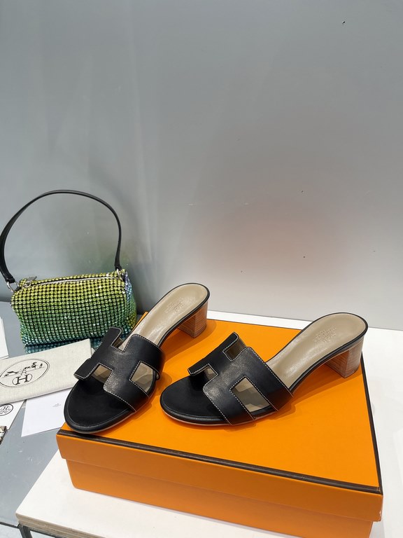 HERME Hermes 2022 H Home New color update Classic works Multi-color choice let you love enough. Classic work Universal slippers, is the goddess are like on me oh! Really versatile, with pants or skirts are OK.Upper mater