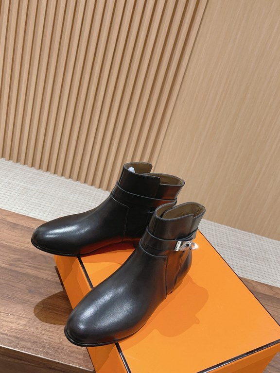 [Top]        Bringing the classics to life!Neo Double Loop Ankle Strap Ankle Boots KeLLY Buckle Boots. ... detail below№1注__ The uppers are made of channel leather, each piece of leather has a clearance code, the leather