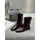 Factory priceThis year is very hot a niche brand boots, Toteme short boots women's boots!Toteme this pair of boots should be Hermes flat replacement New York blogger's ultra-modern classic fall and winter wear is worthy 