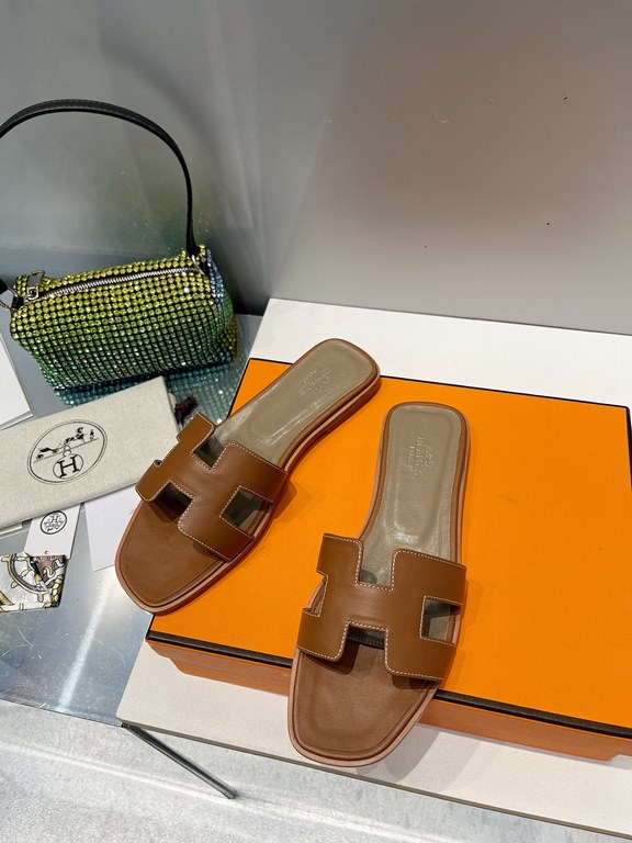 HERMES Hermes 2022 H Home New color update Classic works Multi-color choice let you love enough. Classic work Universal slippers, is the goddess are like on me oh! Really versatile, with pants or skirt are OK.Upper mater