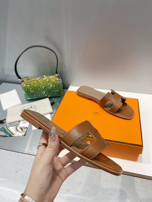 HERMES Hermes 2022 H Home New color update Classic works Multi-color choice let you love enough. Classic work Universal slippers, is the goddess are like on me oh! Really versatile, with pants or skirt are OK.Upper mater