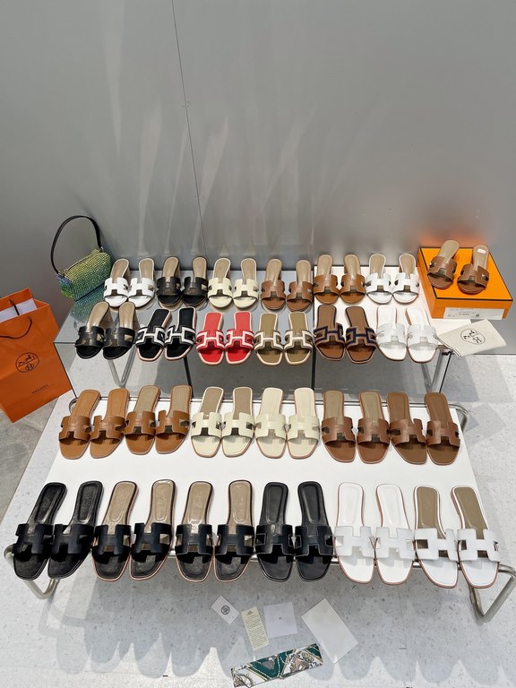 HERMES Hermes 2022 H Home New color update Classic works Multi-color choice let you love enough. Classic work Universal slippers, is the goddess are like on me oh! Really versatile, with pants or skirt are OK.Upper mater