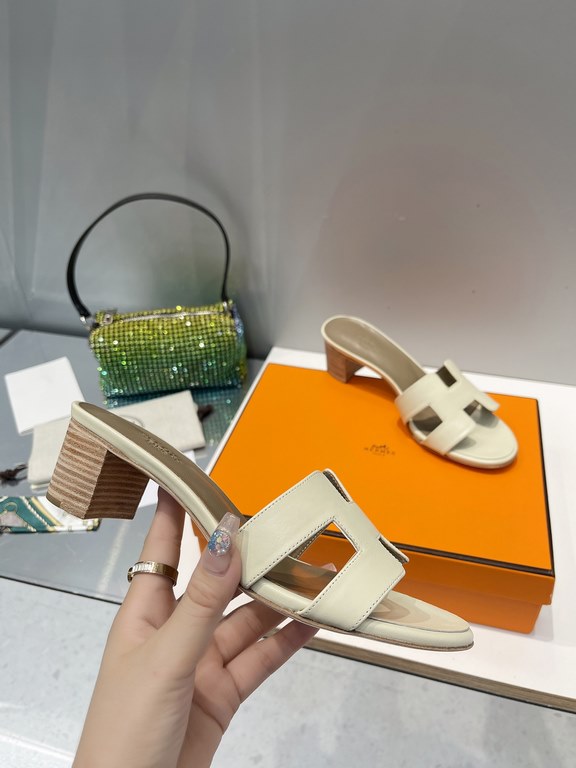 HERMES Hermes 2022 H Home New color update Classic works Multi-color choice let you love enough. Classic work Universal slippers, is the goddess are like on me oh! Really versatile, with pants or skirt are OK.Upper mater