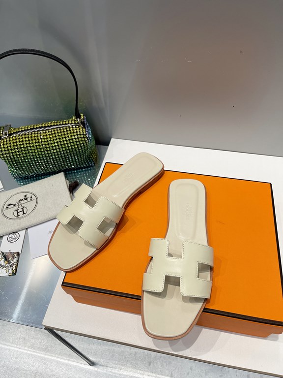 HERMES Hermes 2022 H Home New color update Classic works Multi-color choice let you love enough. Classic work Universal slippers, is the goddess are like on me oh! Really versatile, with pants or skirt are OK.Upper mater