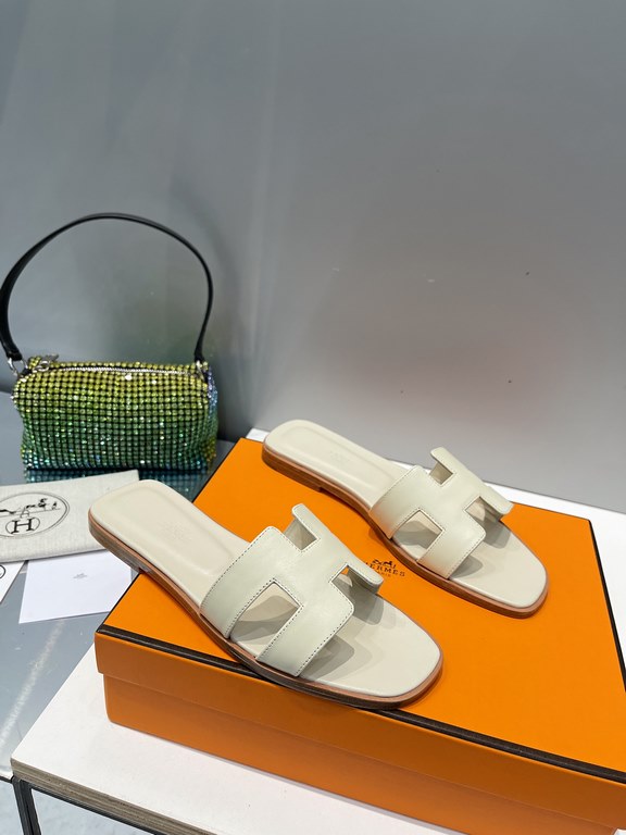 HERMES Hermes 2022 H Home New color update Classic works Multi-color choice let you love enough. Classic work Universal slippers, is the goddess are like on me oh! Really versatile, with pants or skirt are OK.Upper mater