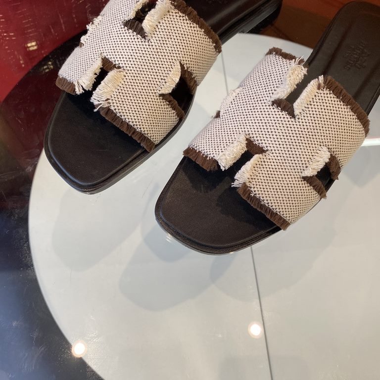 New color, full midsole, new revision (Hermès) Packaging upgraded, version of the workmanship materials upgraded.Hermes  market highest version pure handmade shoes   Top Product Hermes Slippers  ----------Early spring ne