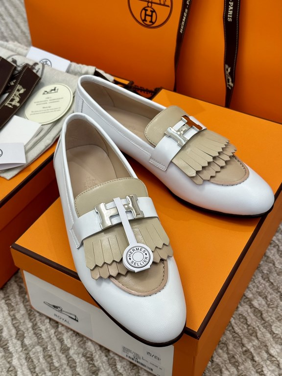 High quality ex-factoryHermes Louboutin ShoesHERME.S   Hermes   Classic Roval Tasseled Louboutin ShoesCream color with tassels.Hermes' newest SpringSummer 23 collection is only the fringe collection that looks the best!B