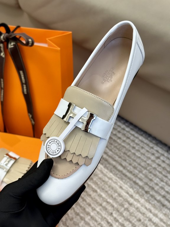 High quality ex-factoryHermes Louboutin ShoesHERME.S   Hermes   Classic Roval Tasseled Louboutin ShoesCream color with tassels.Hermes' newest SpringSummer 23 collection is only the fringe collection that looks the best!B