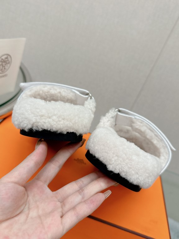 -Top qualityHerme Hermes new leather fur slippers, step on the lambswool, full of comfort, bare feet do not feel cold, with a thick socks Super beautiful oh!Upper LambskinLychee grain cowhide leather.Lining woolsheepskin