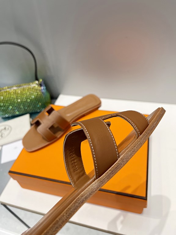 HERMES Hermes 2022 H Home New color update Classic works Multi-color choice let you love enough. Classic work Universal slippers, is the goddess are like on me oh! Really versatile, with pants or skirt are OK.Upper mater