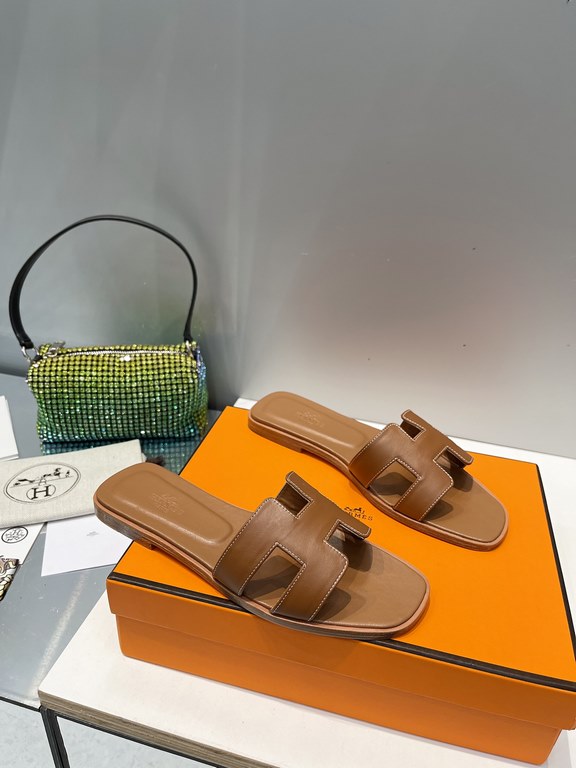 HERMES Hermes 2022 H Home New color update Classic works Multi-color choice let you love enough. Classic work Universal slippers, is the goddess are like on me oh! Really versatile, with pants or skirt are OK.Upper mater