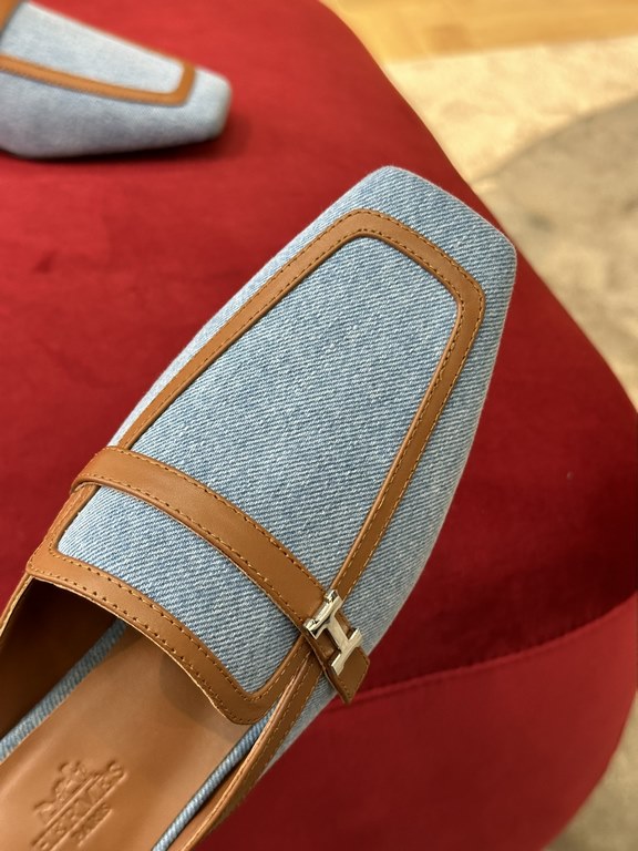 Topherme...ss23 new arrival～!H's SpringSummer 2023 Square Toe Half Flip Flops Wrapped feeling is very good, full of comfort   looks like a showy and stretchy foot! Leather trim, exquisite details, handsome and versatile!