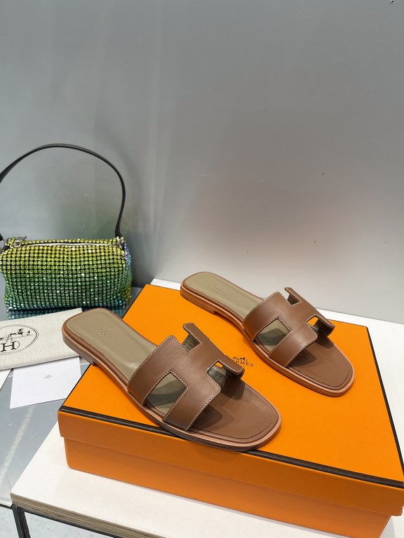 HERMES Hermes 2022 H Home New color update Classic works Multi-color choice let you love enough. Classic work Universal slippers, is the goddess are like on me oh! Really versatile, with pants or skirt are OK.Upper mater