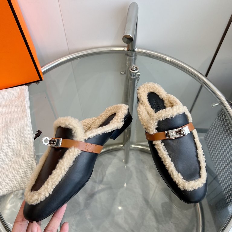 wholesale hermes Hermes -0z Mule Shoes Kelly Buckle Teddy Fur Slippers  Top quality  Classic color scheme gold brown with silver buckle So much love!  Upper Cowhide Suede material  cushioned feet lamb's wool  Italian lea