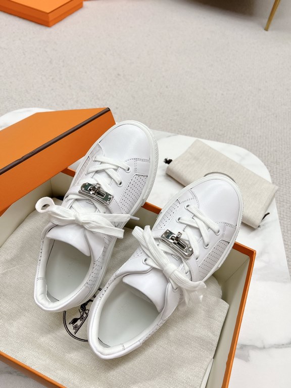 Herme's Love  Shi, straight line boutique build, as soon as I opened the package, I fell in love, this year, every sneaker of the Dumas family is loved, fashion is to be different.The overall design of the shoes is very 