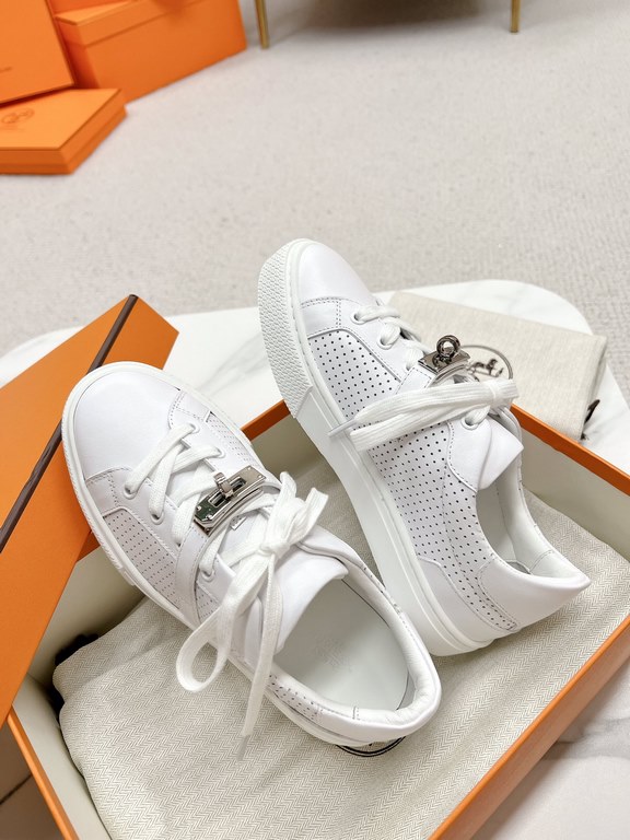 Herme's Love  Shi, straight line boutique build, as soon as I opened the package, I fell in love, this year, every sneaker of the Dumas family is loved, fashion is to be different.The overall design of the shoes is very 