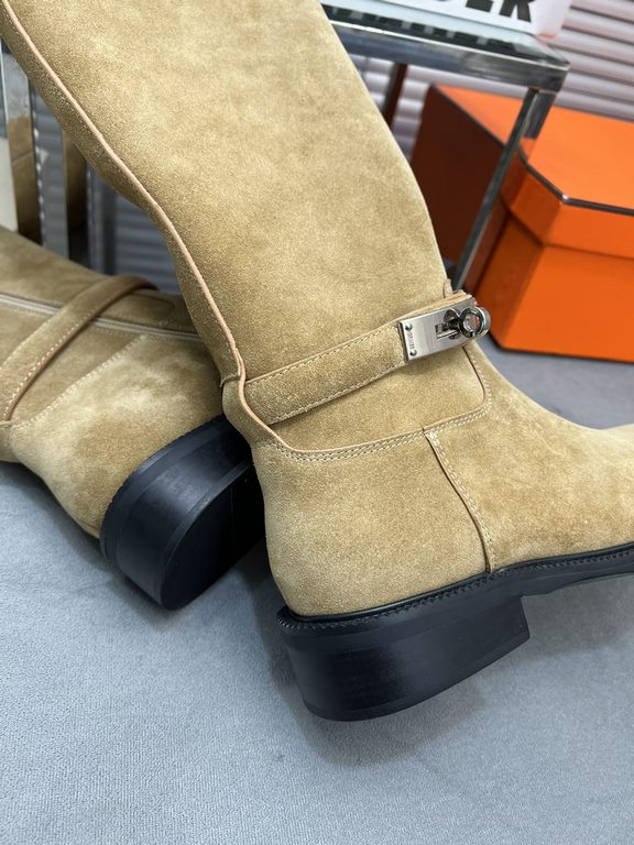 Out of the factory Top version!Hermès Hermès fall and winter new Kelly buckle Martin boots.Lace-up design with Kelly buckle embellishment, thin and stylish, many net red models, small red book and many other bloggers rec